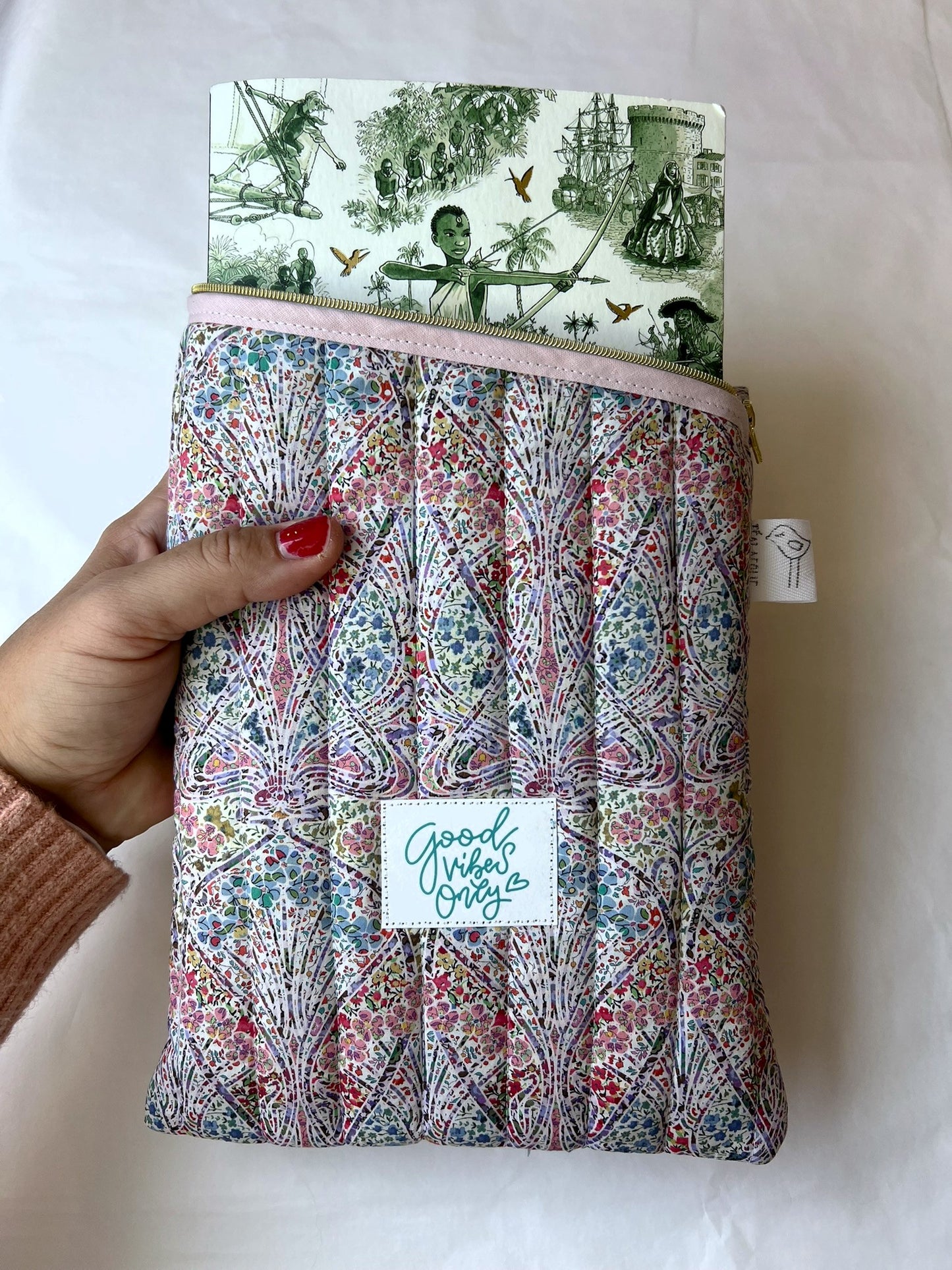 05 - La Pochette à Livre